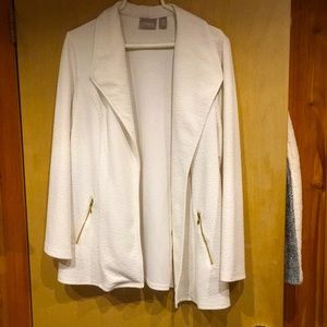 Chico’s winter white blazer size 2 with zipper pockets like new.